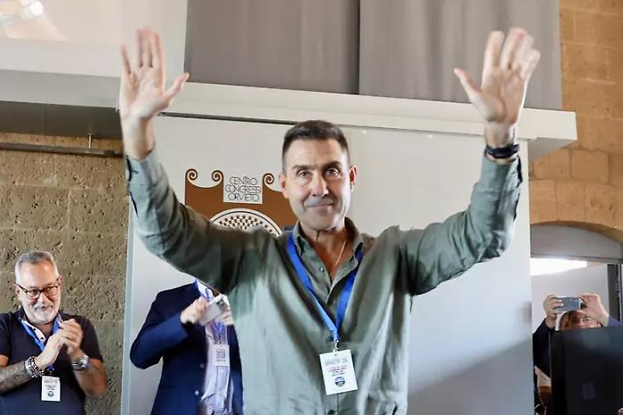 Vannacci chiude la campagna a Reggio: &laquo;Siamo noi la destra vera&raquo; e stop alle armi all'Ucraina