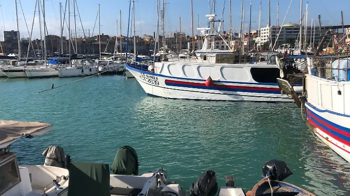 Caro carburanti, c'&egrave; la data degli armatori: &laquo;Il 22 ottobre cento pescherecci per bloccare lo Stretto di Messina&raquo;