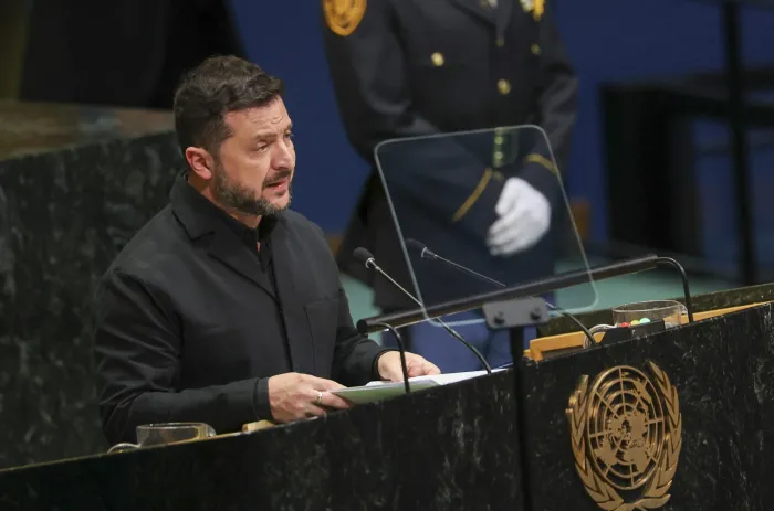 &laquo;Vladimir Putin deve essere fermato&raquo;: l'appello di Zelensky all'Onu per bloccare finanze e produzione russe prima che la guerra sia decisa dall'IA