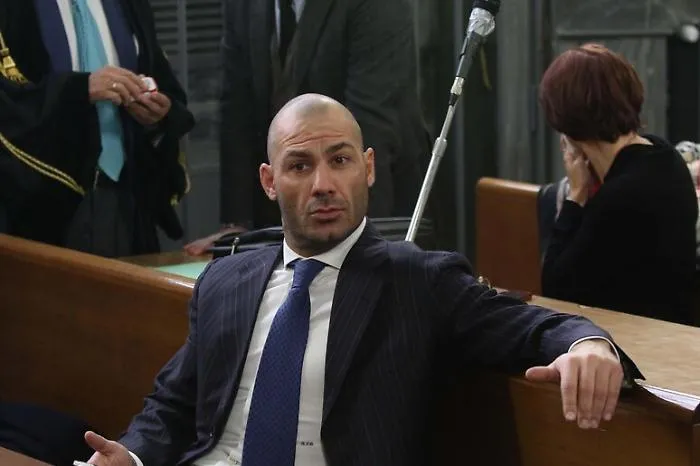 Dalle uscite private con i soldi della Lega al sussidio statale: la storia dei guai di Riccardo Bossi 