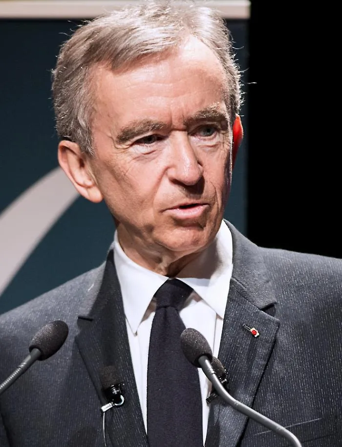Arnault blinda LVMH e fa volare Dior con l'opa sulla holding