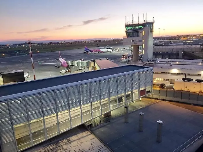 L'aeroporto di Catania torna a 10 arrivi all'ora con un settore aperto e uno chiuso
