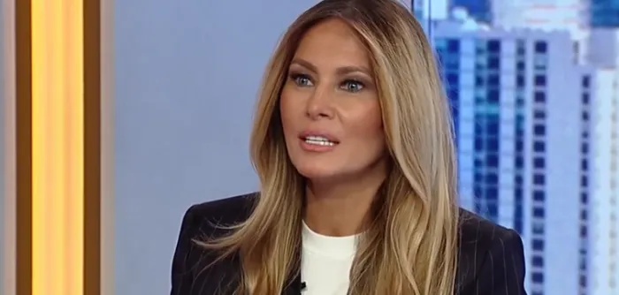 Melania si smarca da Trump: &laquo;Sono cresciuta sotto il comunismo e non mi &egrave; mancato niente&raquo; 