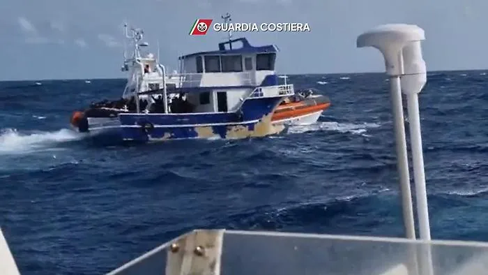 &laquo;Siamo solo pescatori&raquo;: la bugia del comandante e la stiva vuota che incastra i trafficanti tunisini fermati a Lampedusa