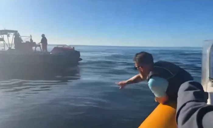 "Buca" un gommone dei migranti con un soccorritore ancora a bordo e si filma: arrestato l'estremista di destra inglese Dammy  Tommo