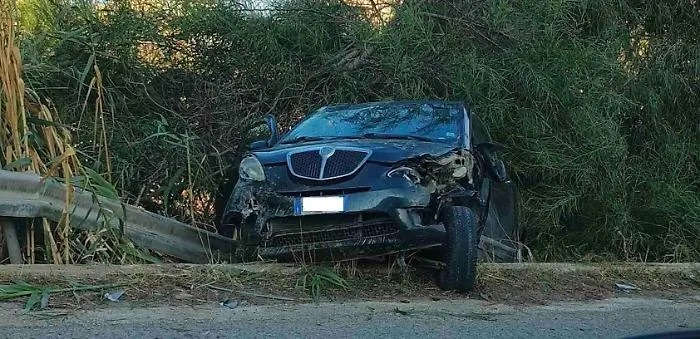 Violento scontro tra due auto sulla Scoglitti-Santa Croce