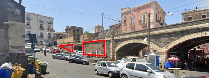 Street art, graffiti anche sugli archi della marina: arriva il concorso del Comune