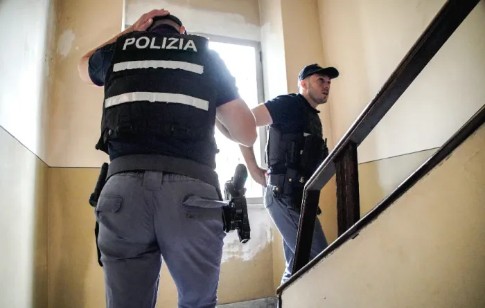 Giallo a Torino, cadavere fatto a pezzi e messo in un sacco: tre fermi nella notte
