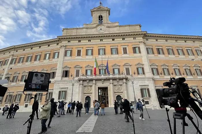 Sondaggio Ipsos: Vannacci vola all'8,8% e mette il voto in bilico tra centrodestra e centrosinistra