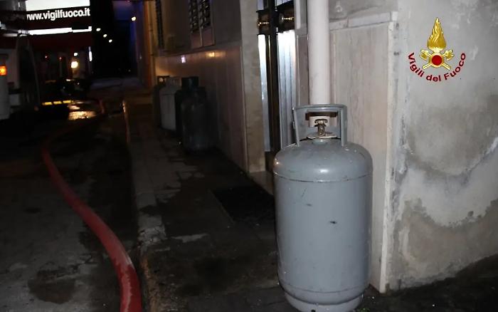 Vittoria, tre bombole di gpl a Serra Rovetto pronte a esplodere: si temeva attentato