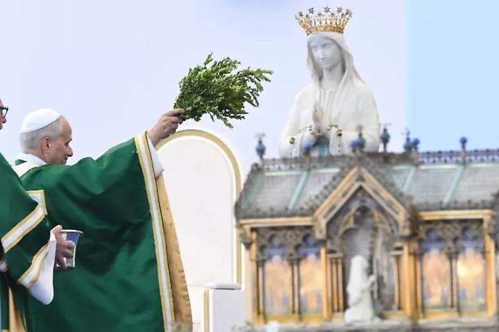 Leone XIV a Lourdes: la dignit&agrave; dei malati e gli errori della Chiesa