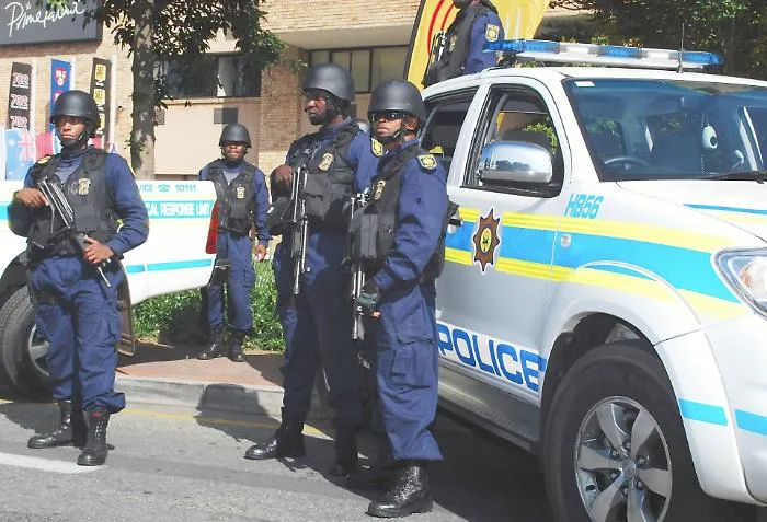 Sparatoria in un bar a ovest di Johannesburg, Sudafrica: 17 morti e 15 feriti