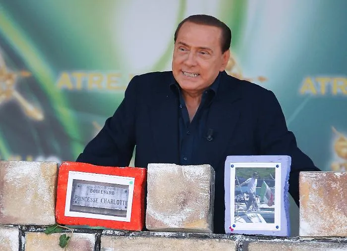 Berlusconi, i novant&rsquo;anni mai compiuti: la famiglia si ritrova a Villa Certosa prima dell'addio alla residenza sarda