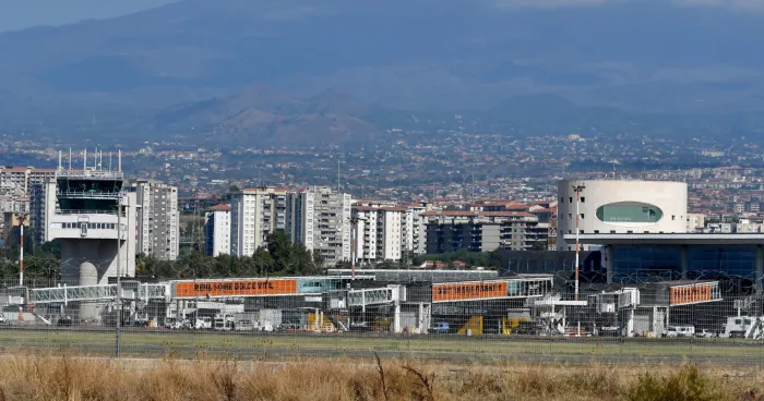 Cenere dell'Etna: l'Ingv abbassa l'allerta per il volo, speranza di riapertura per l'aeroporto di Catania