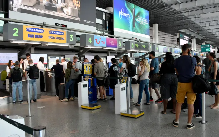 Etna, riapre l'aeroporto di Catania: ripristinate con effetto immediato tutte le attivit&agrave; di volo