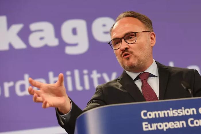 Energia, l&rsquo;allarme dell&rsquo;Ue per l&rsquo;inverno: forniture sicure, prezzi difficili da sostenere