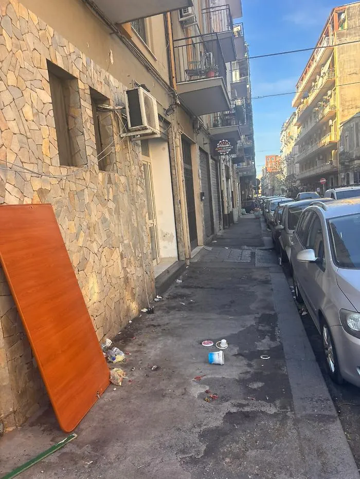 Borgo-Sanzio, degrado in via Canfora: &laquo;Serve un intervento urgente&raquo;