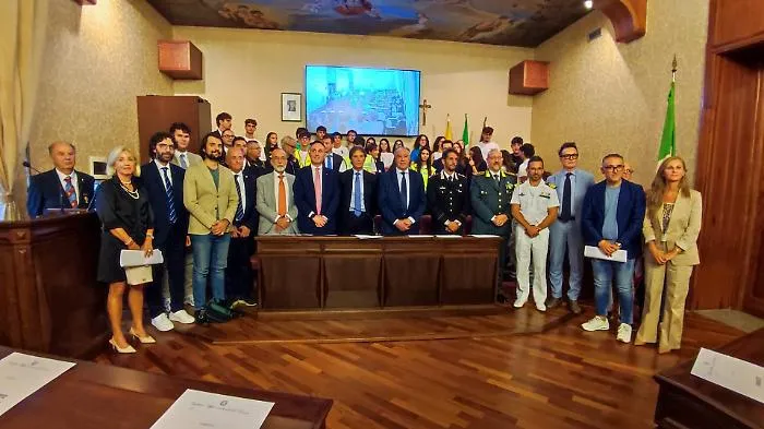 On the road: venti studenti in prima linea, senza smartphone, per la sicurezza stradale e la legalit&agrave; ad Agrigento