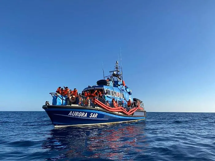Migranti, altro tragico naufragio nel Mediterraneo: venti dispersi e due morti, fra i quali anche un bambino