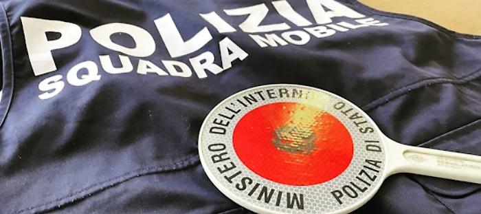 Avevano 7,5 chili di droga e 30mila euro in contanti in casa: arrestati due fratelli di Messina
