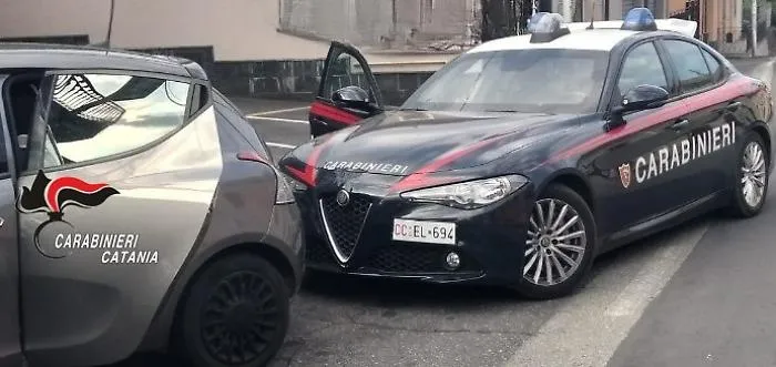 Fuga spericolata ad Aci Catena: arrestato 35enne trovato con dosi di crack
