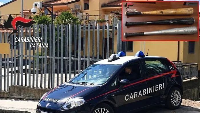 Sperona l'auto e, armato di mazza, assalta l'automobilista: padre e figli denunciati a Tremestieri Etneo