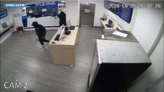 Rapina a colpi d'ascia nel centro scommesse di corso Tukory: due giovani arrestati dalla Polizia
