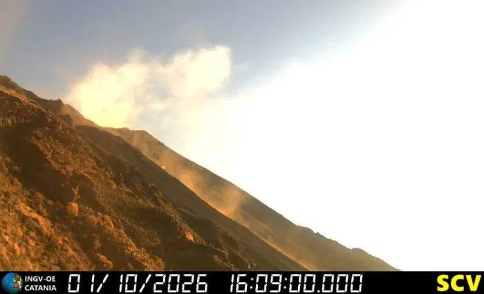 Stromboli, si spegne il trabocco lavico ma il vulcano resta attivo