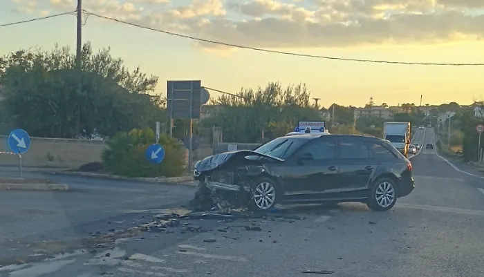 Scontro sulla Sp 105 Santa Croce Camerina-Scoglitti, feriti lievi e auto danneggiate