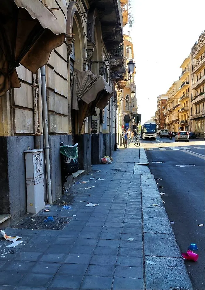 Viale XX Settembre, una strada sporca nel cuore di Catania
