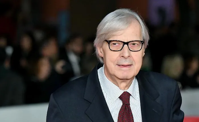 Come sta Vittorio Sgarbi? Il il bollettino del Gemelli chiarisce il quadro: "Gravit&agrave; confermata ma situazione stabile" 