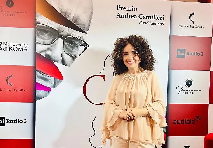 La poesia di Rosamaria Di Natale trionfa al premio Andrea Camilleri: vince "L'autru pass&igrave;a"