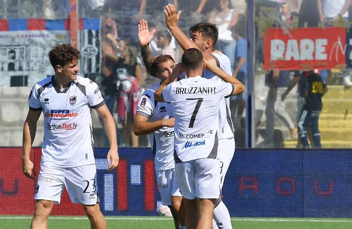 Catania - Crotone, la diretta della partita 