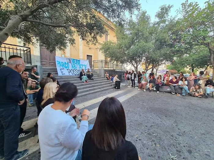 Corso dei Martiri, l'assemblea pubblica &egrave; un successo: &laquo;Faremo una proposta civica alternativa a quella privata&raquo;