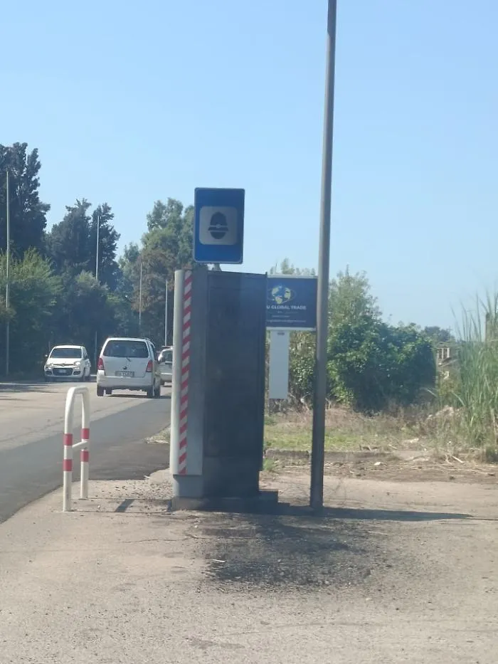 Vittoria, attentato incendiario contro l&rsquo;autovelox sulla Sp 17