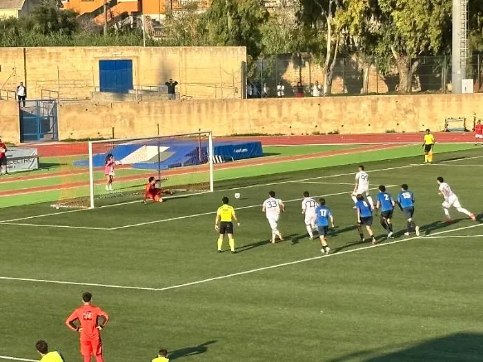 Sembrava finita in pareggio, poi Galesio cambia il destino del derby