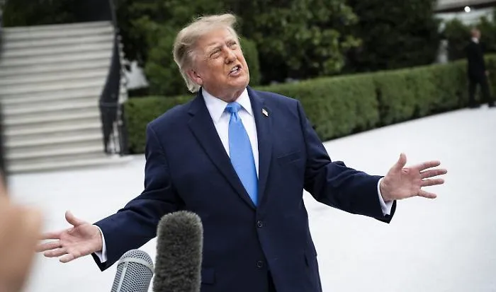 Trump nomina lo "zar" della Ia, &egrave; il capo dell'intelligence Jay Clayton. E continuano le dimissioni dalle aziende