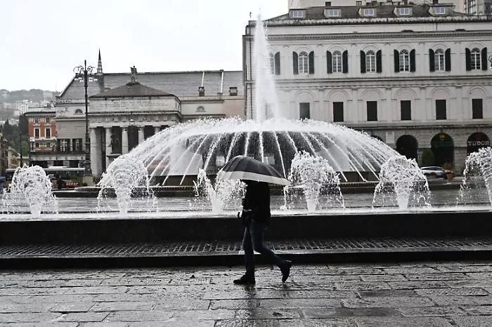 L'anticiclone cede: in arrivo perturbazione atlantica porta piogge e temporali