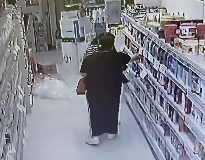 Vittoria, commerciante denuncia furto e pubblica video: "Noi, stanchi e arrabbiati"