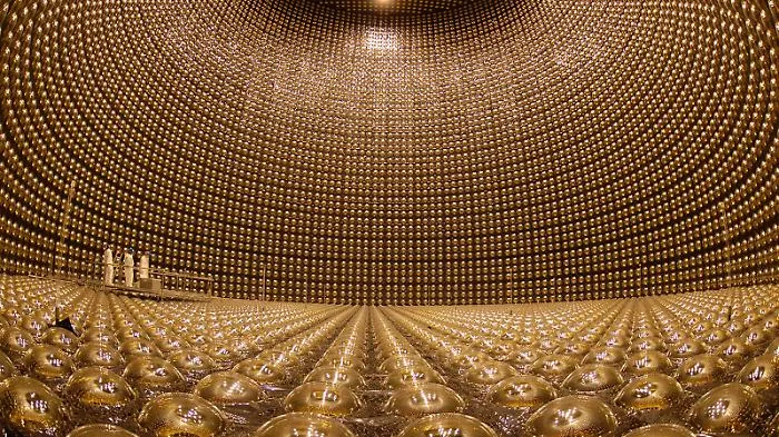 Il Nobel a a Francis Halzen: cosa sono i neutrini cosmici e perch&eacute; sono cos&igrave; importanti 