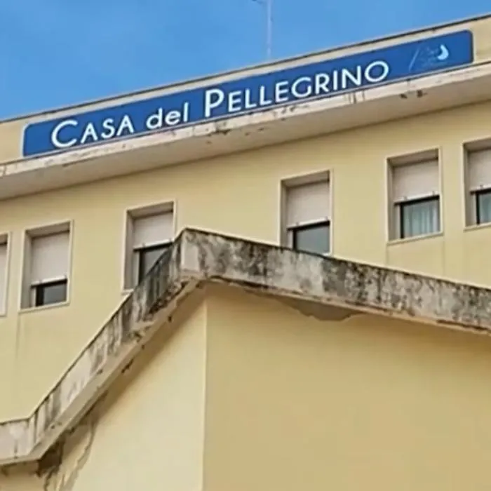 Casa del Pellegrino: zona di guerra nel cuore della citt&agrave;
