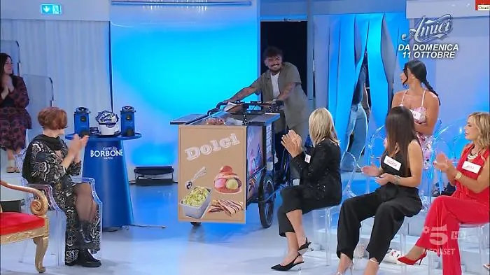 Da "Temptation Island" a "Uomini e donne": Giovanni Grazioso debutta sul trono 