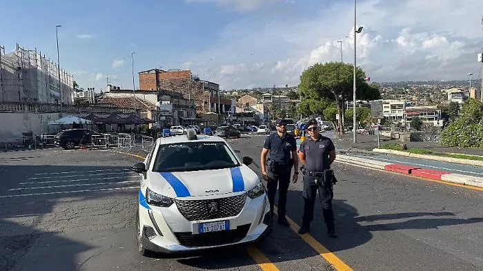 Catania, il cantiere sul Lungomare: traffico sotto controllo, ma per i negozi &egrave; &laquo;deserto dei Tartari&raquo;