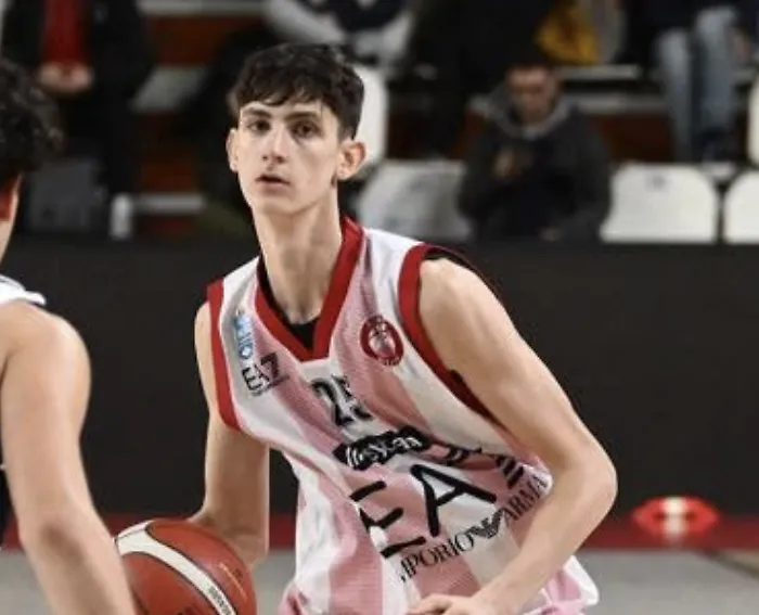 Mattia Ceccato protagonista a Forl&igrave;: il giovane talento comisano celebrato da Il Resto del Carlino