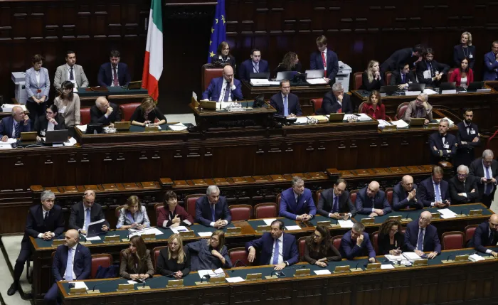 Approvata la nuova legge elettorale, via libera definitivo alla Camera. Protestano le opposizioni: &laquo;&Egrave; una truffa&raquo;