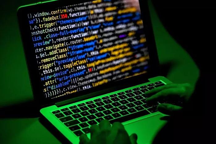 Cyberattacco alla Farnesina forse da hacker russi: si riaccende la tensione tra Roma e Mosca