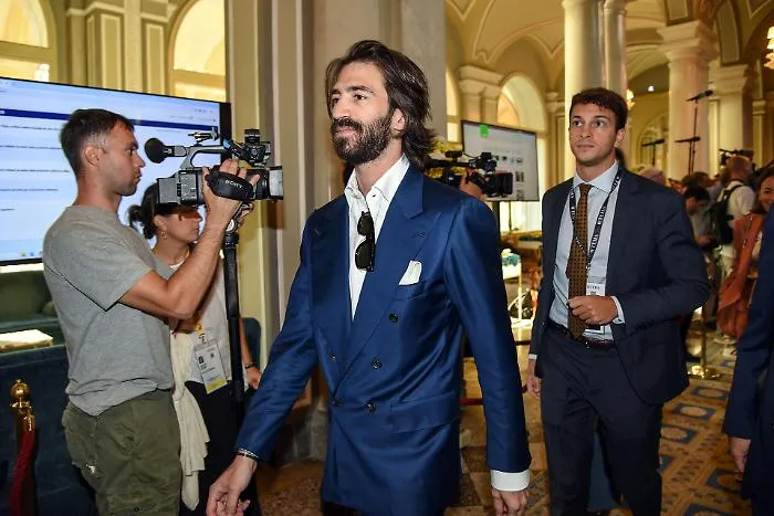 Leonardo Maria Del Vecchio senza filtri da Fedez: &laquo;Ho avuto duemila donne ma mio padre non ci ha dato l'amore&raquo;