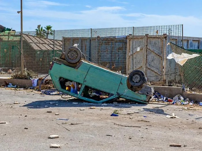 Devastazione da tornado tra Marsala e Petrosino: 11 famiglie sfollate, lezioni sospese e richiesta di stato di emergenza