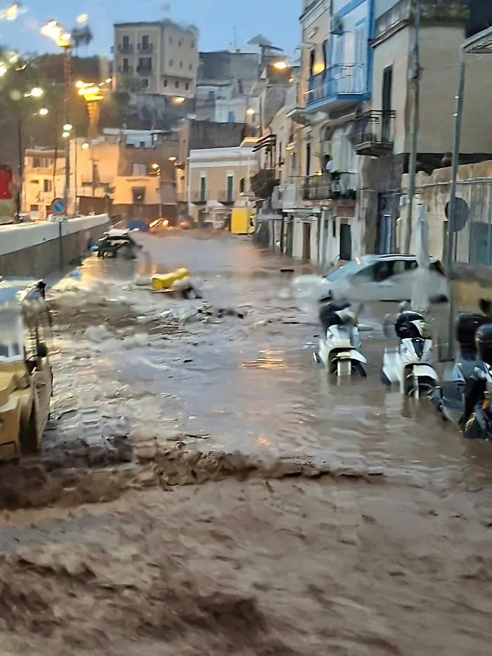 Alluvione a Lipari, &egrave; conta dei danni e il sindaco chiede la dichiarazione dello stato di crisi