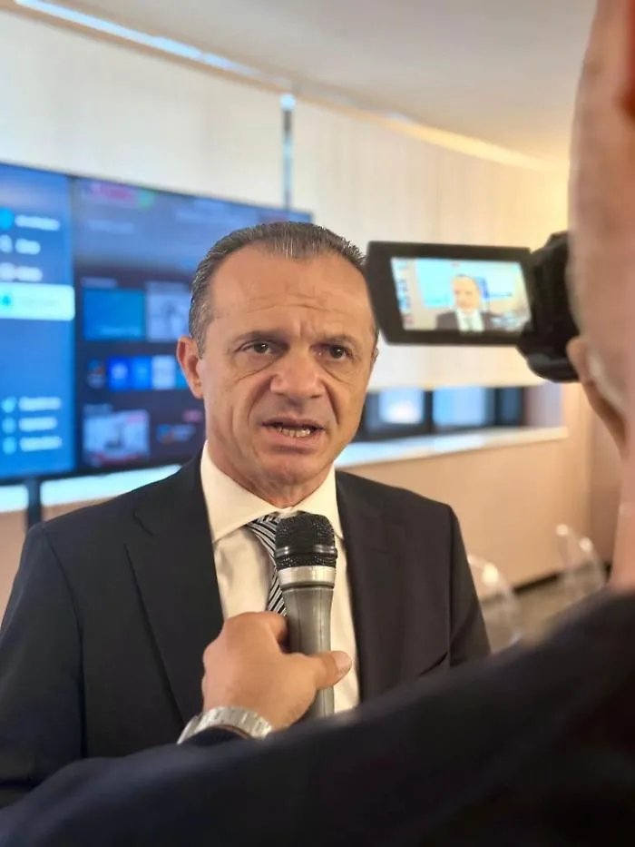 Cateno De Luca (Sud chiama Nord): "In Sicilia ho le mani libere, andiamo da soli per la presidenza"